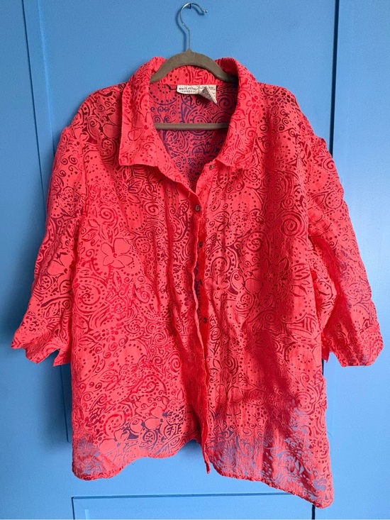 White Stag Tops - White Stag Coral Sheer Button-Down w/ Floral Pattern - Women’s Plus 30w/32w​